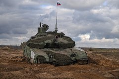 Российские военные получили партию танков Т-90М