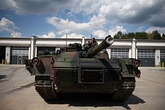 Специалисты «Ростеха» осмотрели трофейный танк Abrams